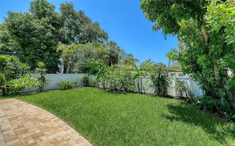 2483 Bay Street Sarasota FL 34237