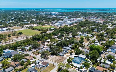 2483 Bay Street Sarasota FL 34237