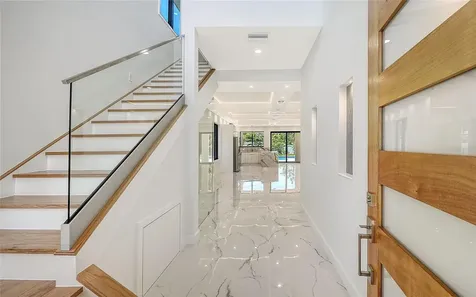 2483 Bay Street Sarasota FL 34237