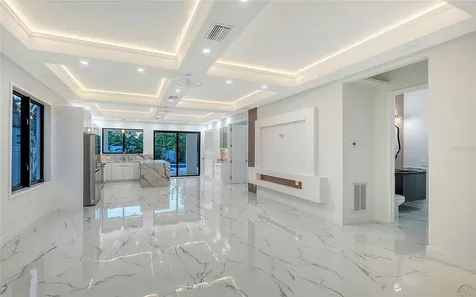 2483 Bay Street Sarasota FL 34237