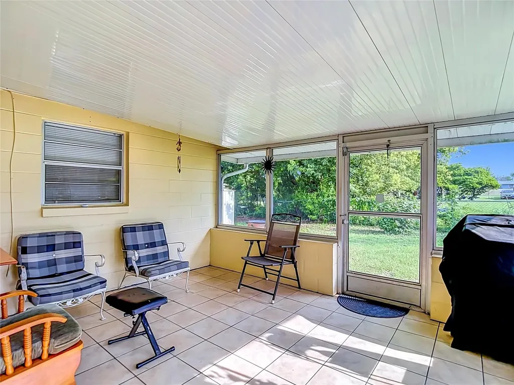38945 18th Avenue Zephyrhills FL 33542