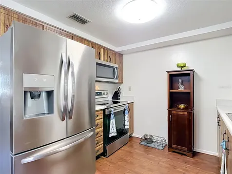 38945 18th Avenue Zephyrhills FL 33542