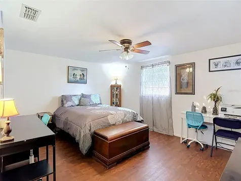 38945 18th Avenue Zephyrhills FL 33542