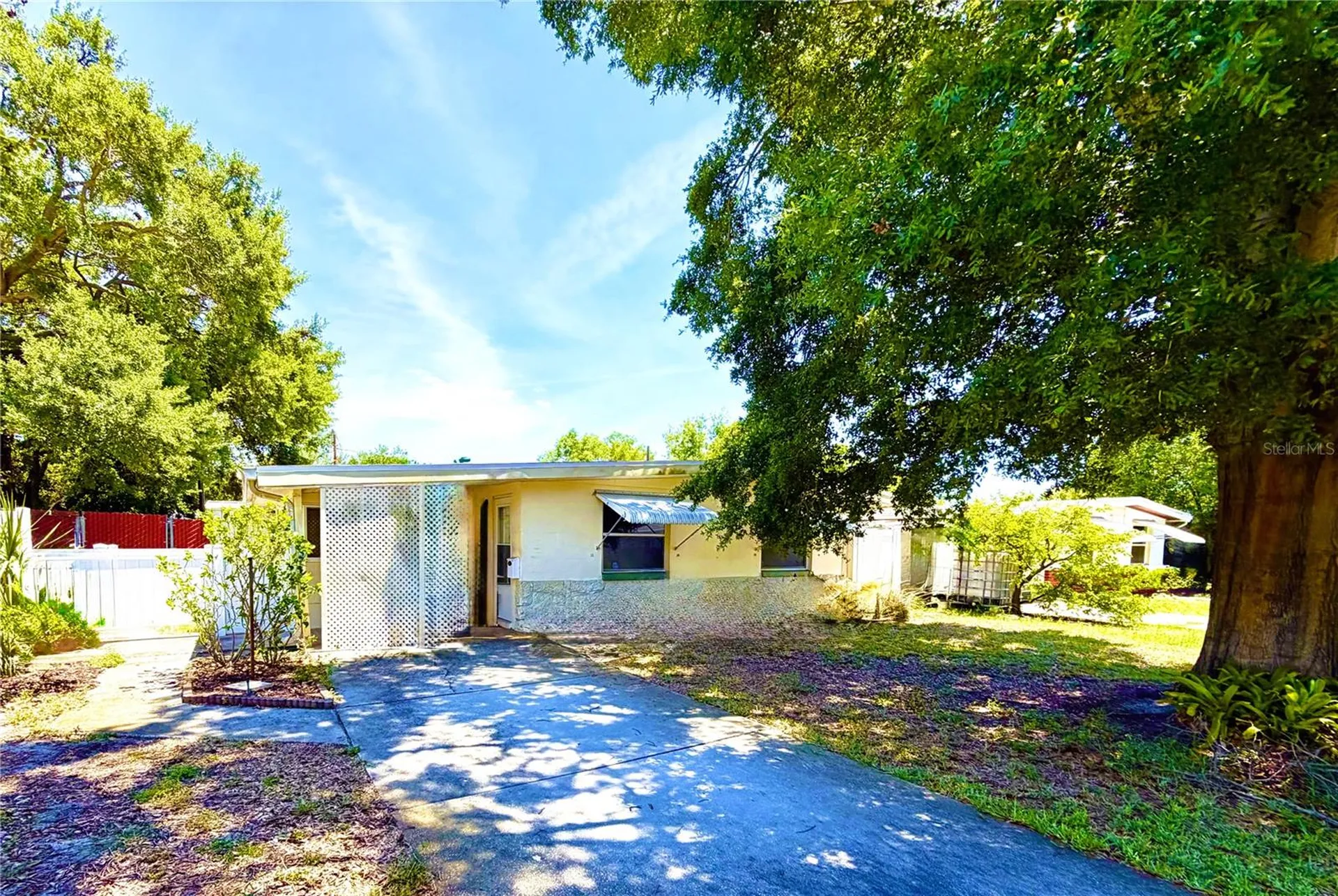 516 Northmoor Avenue N St Petersburg FL 33702