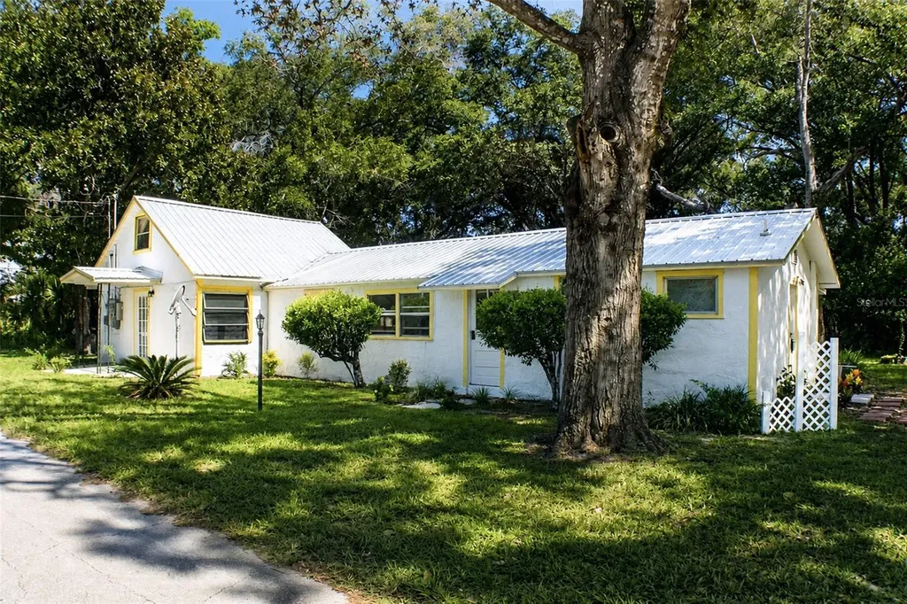 490 John Street Lake Helen FL 32744