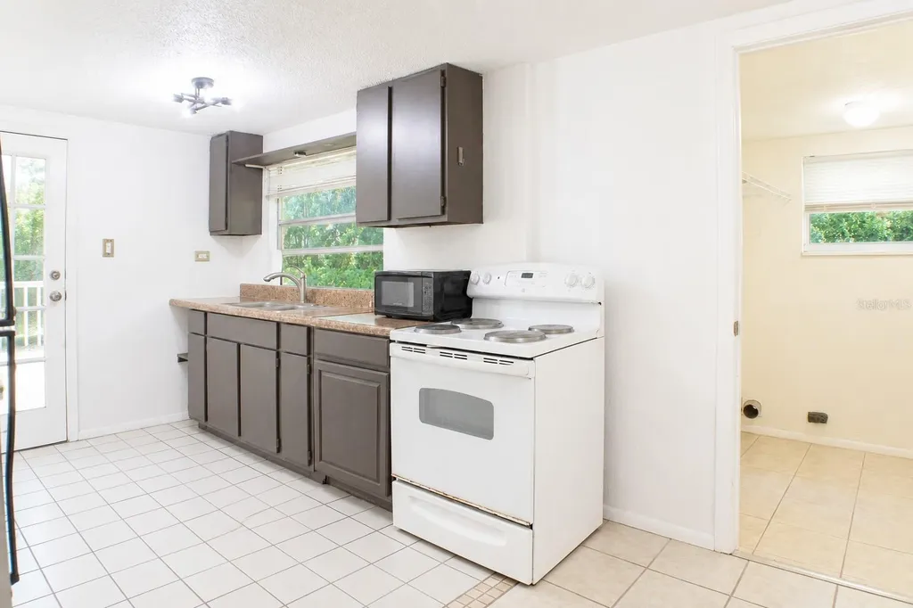 490 John Street Lake Helen FL 32744