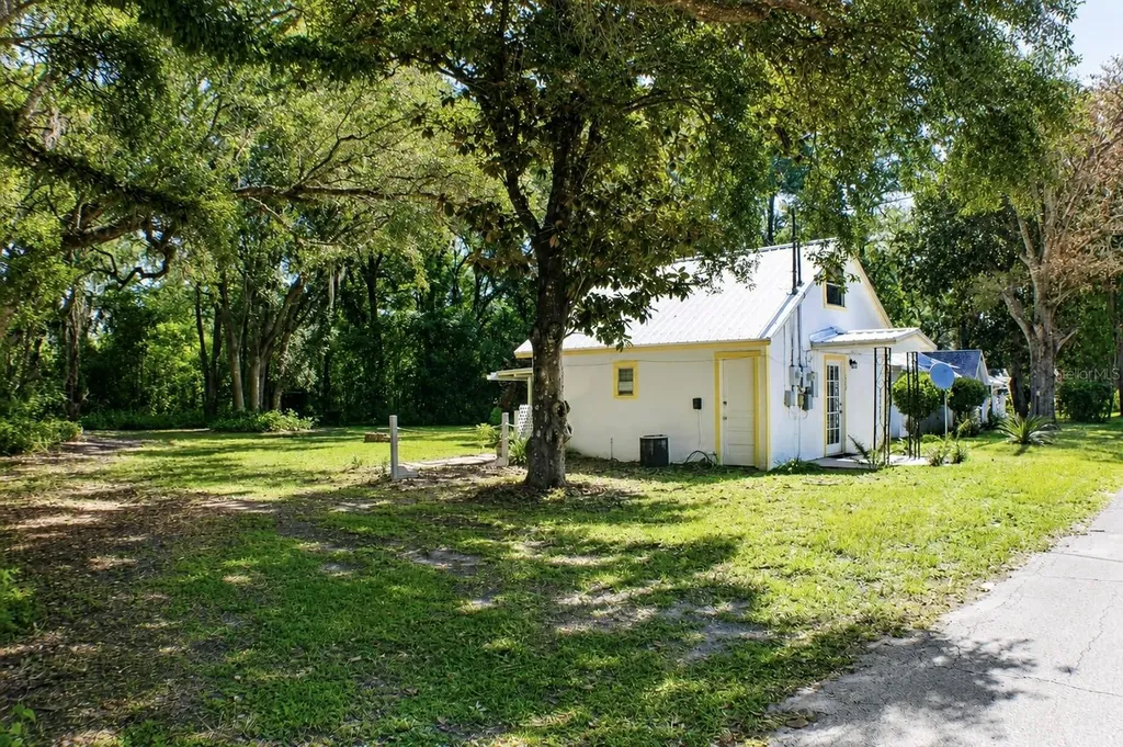 490 John Street Lake Helen FL 32744