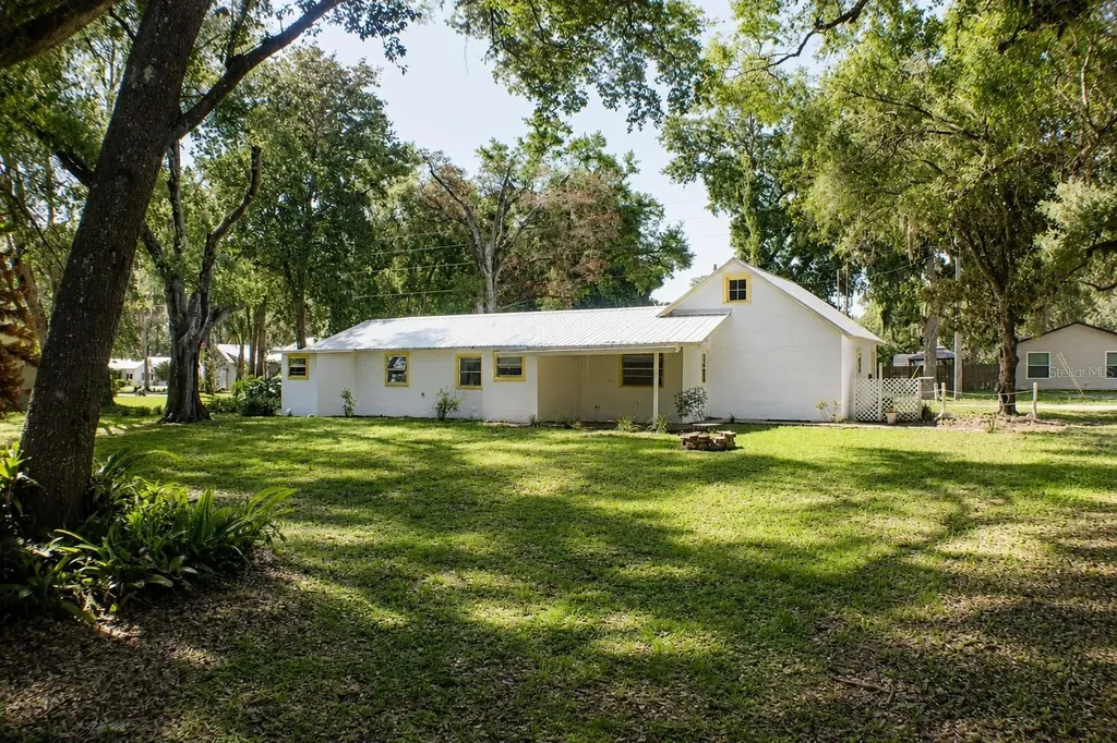490 John Street Lake Helen FL 32744