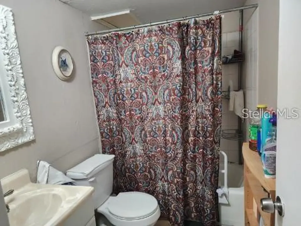5885 Dahlia Drive Orlando FL 32807