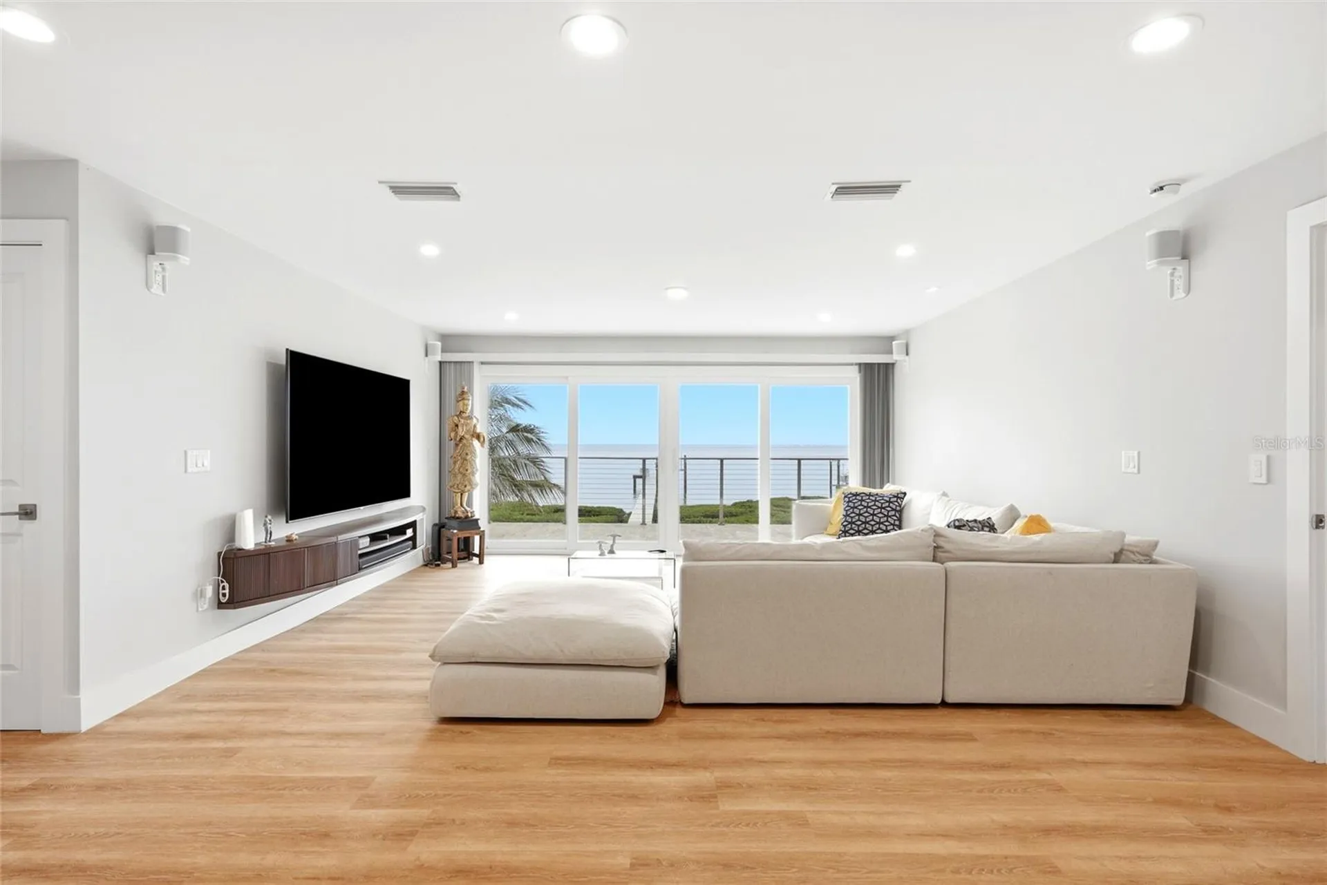 1200 Friendly Way S St Petersburg FL 33705