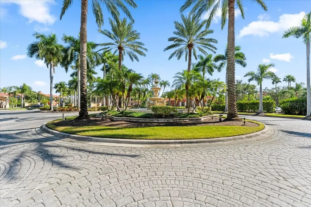 2747 Via Capri Clearwater FL 33764