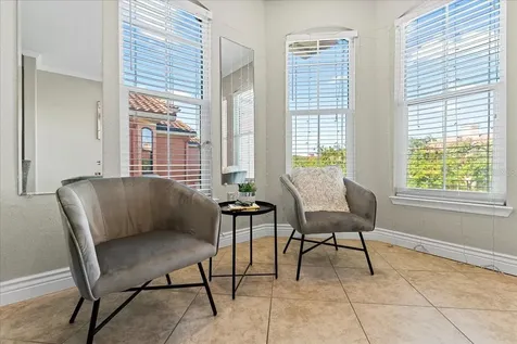 2747 Via Capri Clearwater FL 33764