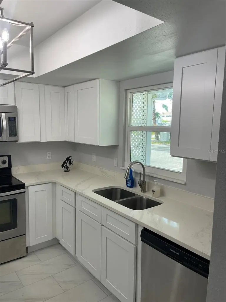 152 Douglas Road W Oldsmar FL 34677