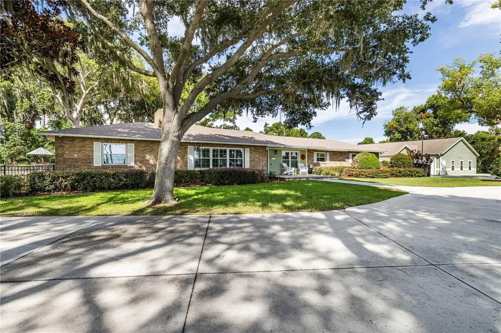 32834 Lakeshore Drive Tavares FL 32778