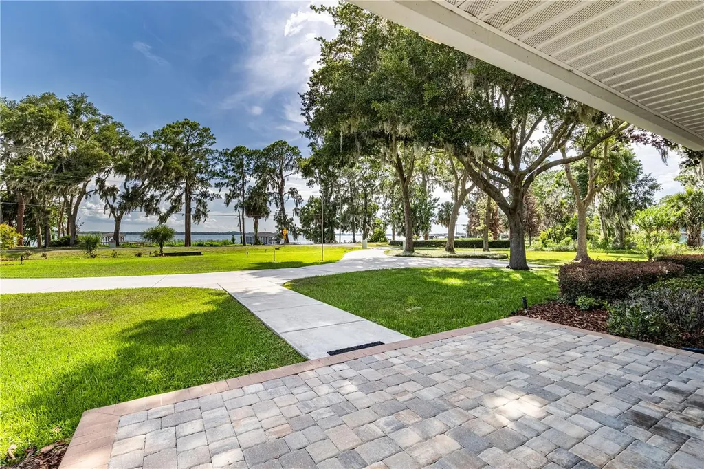 32834 Lakeshore Drive Tavares FL 32778