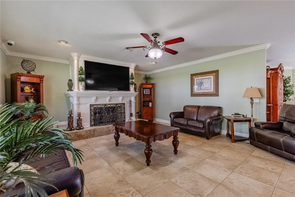 32834 Lakeshore Drive Tavares FL 32778