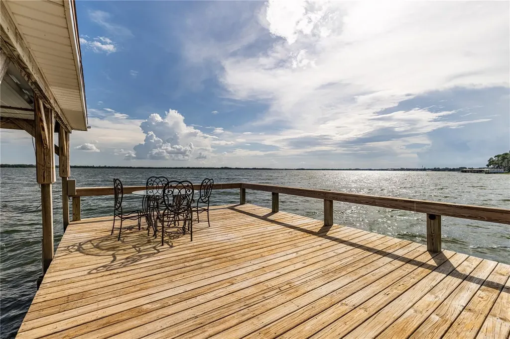32834 Lakeshore Drive Tavares FL 32778