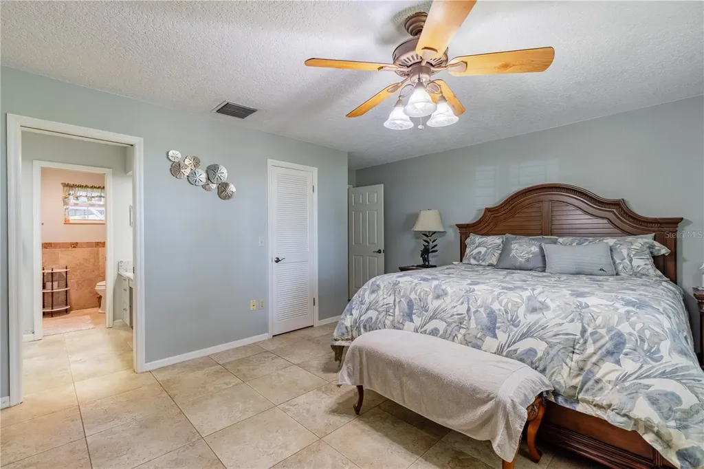 32834 Lakeshore Drive Tavares FL 32778
