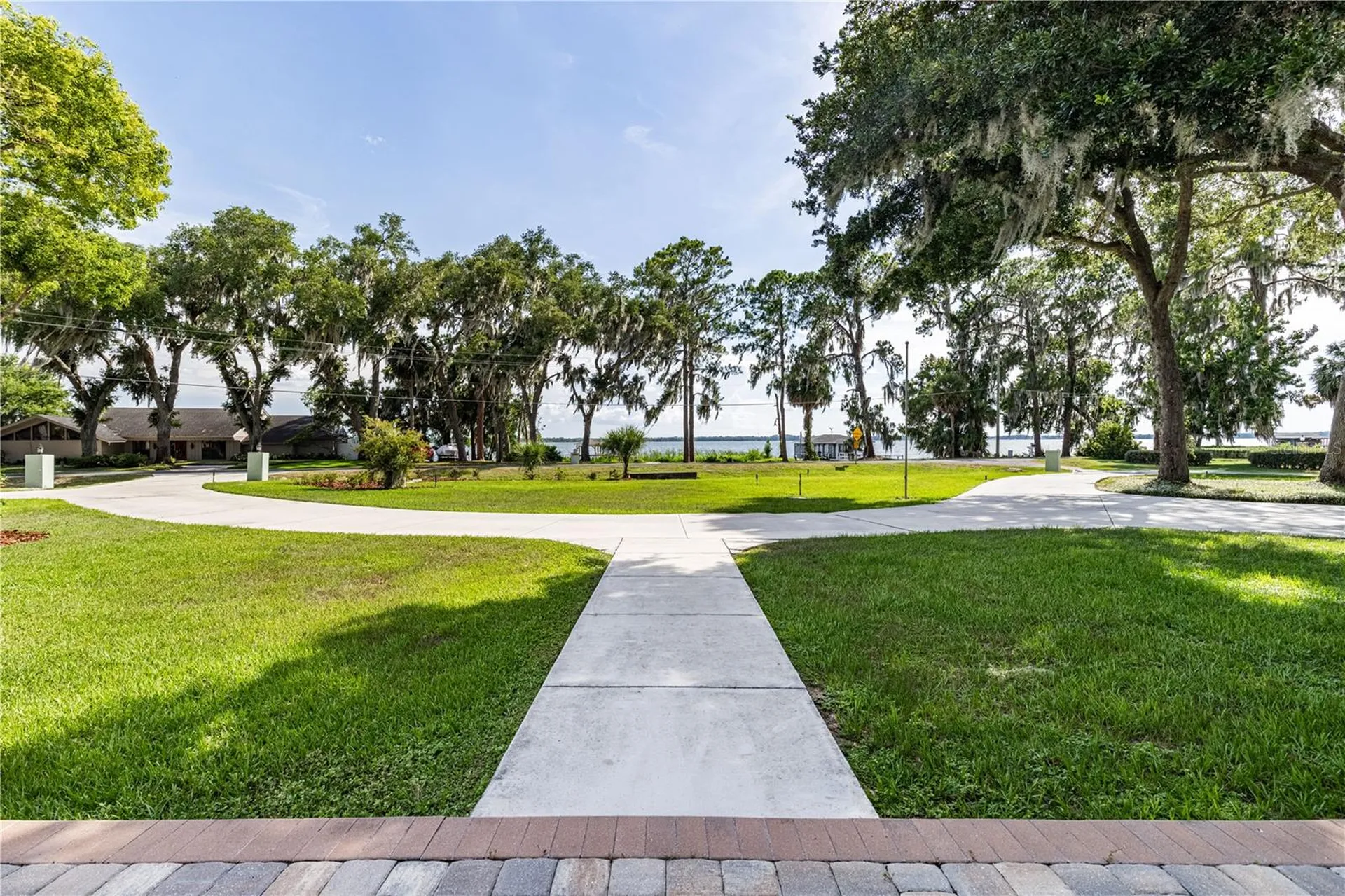 32834 Lakeshore Drive Tavares FL 32778