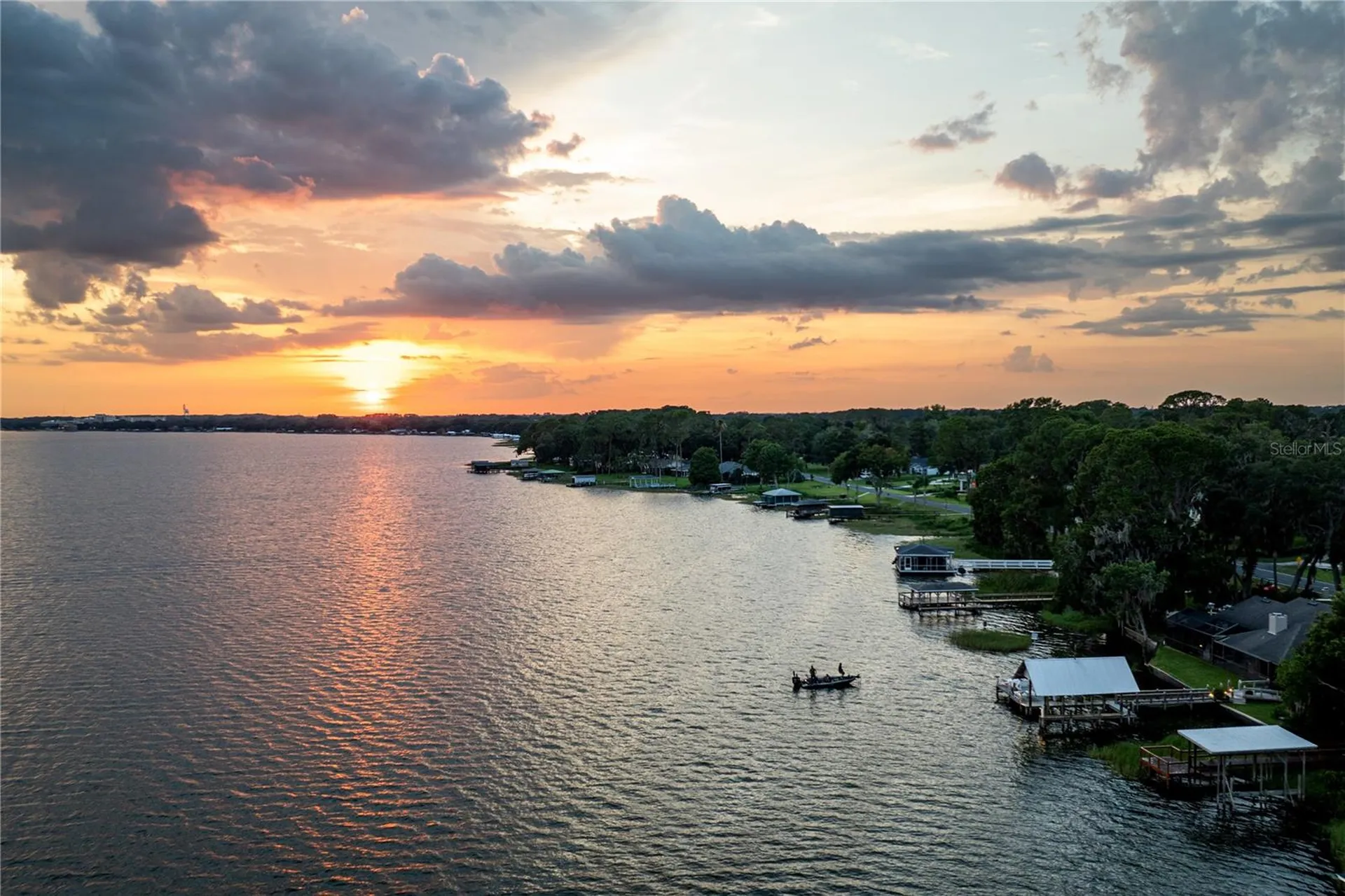 32834 Lakeshore Drive Tavares FL 32778