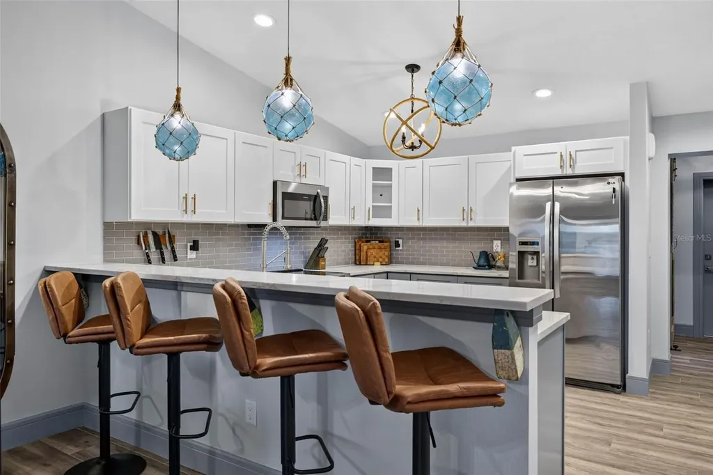 292 Sunlit Cove Drive NE St Petersburg FL 33702