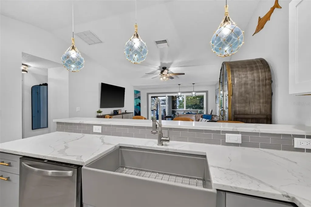 292 Sunlit Cove Drive NE St Petersburg FL 33702