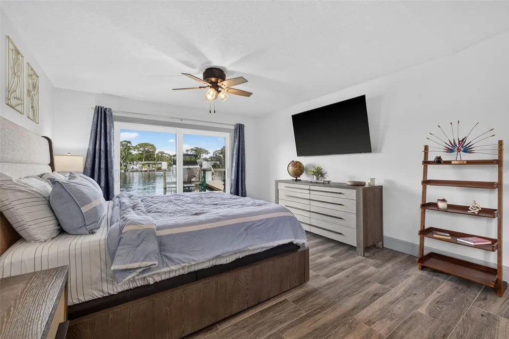 292 Sunlit Cove Drive NE St Petersburg FL 33702