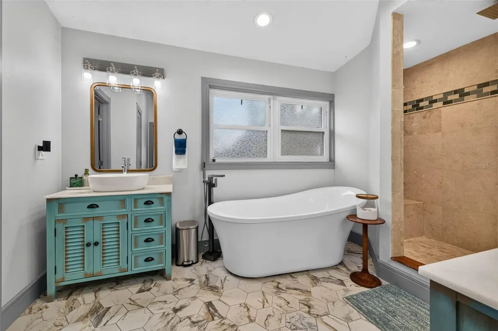 292 Sunlit Cove Drive NE St Petersburg FL 33702