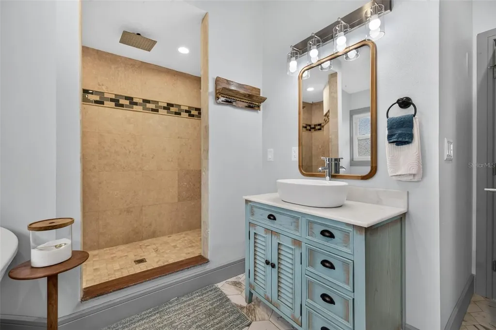 292 Sunlit Cove Drive NE St Petersburg FL 33702