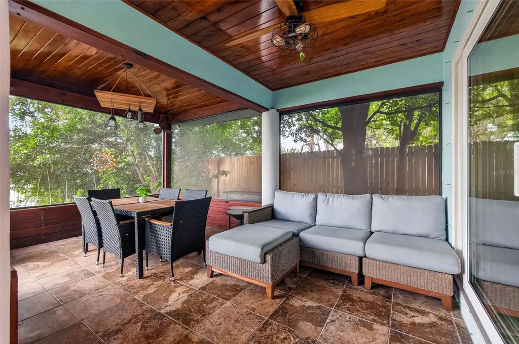 292 Sunlit Cove Drive NE St Petersburg FL 33702