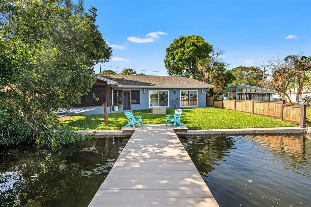 292 Sunlit Cove Drive NE St Petersburg FL 33702