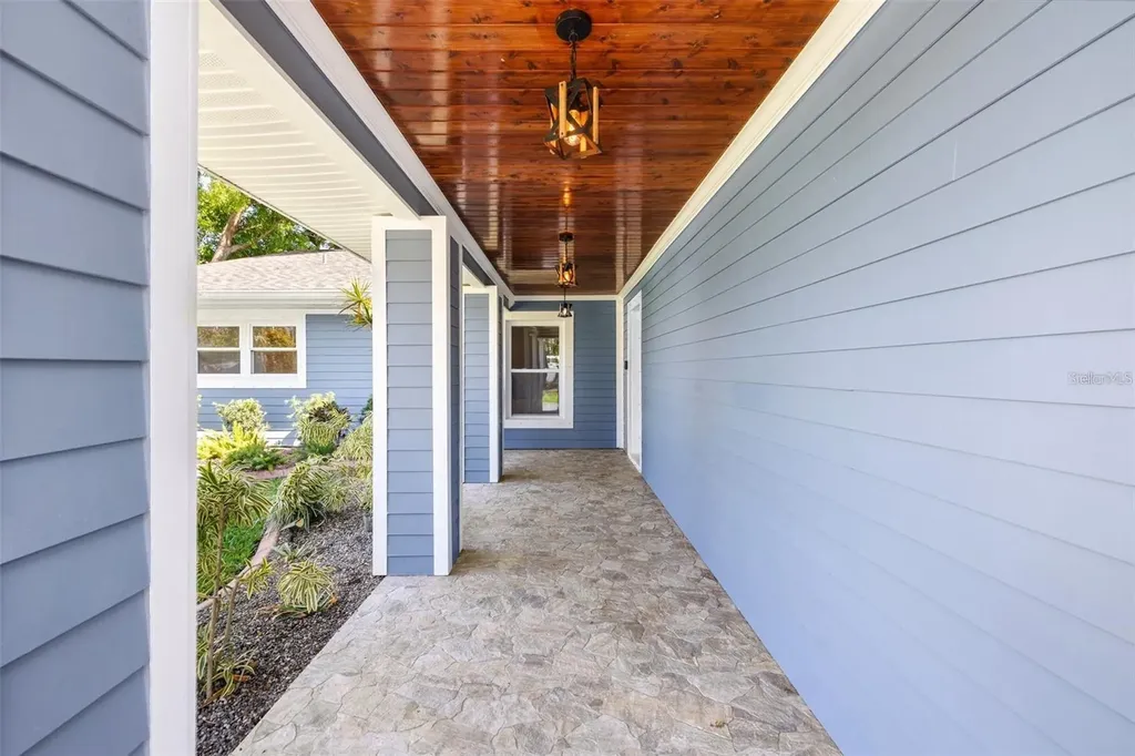 292 Sunlit Cove Drive NE St Petersburg FL 33702