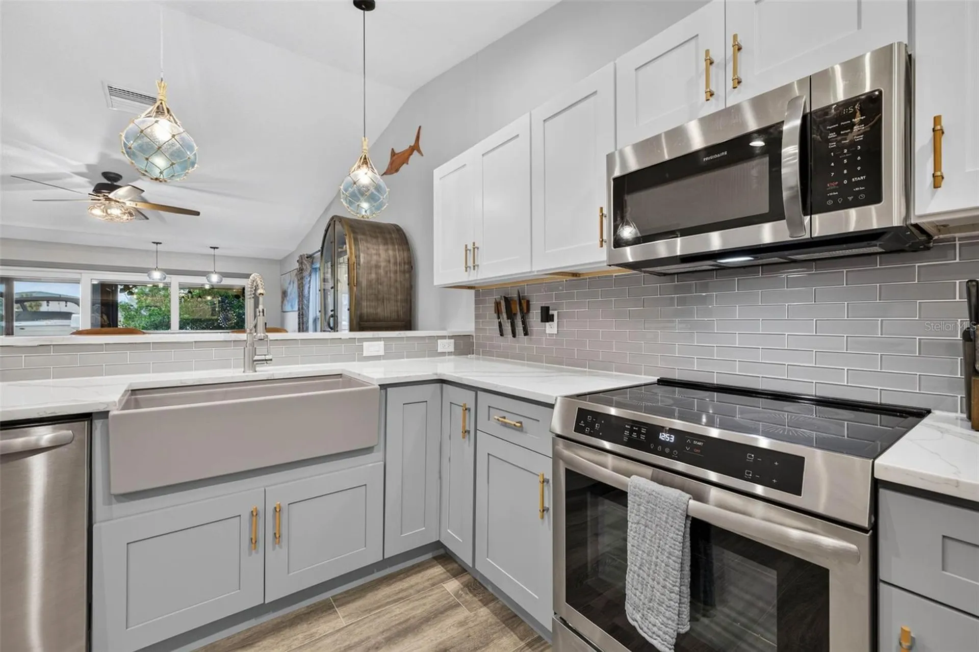 292 Sunlit Cove Drive NE St Petersburg FL 33702