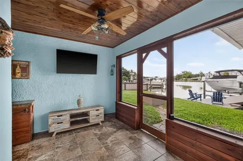 292 Sunlit Cove Drive NE St Petersburg FL 33702
