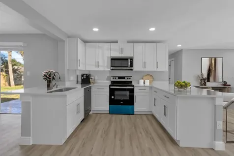 140 Juarez Drive Kissimmee FL 34743
