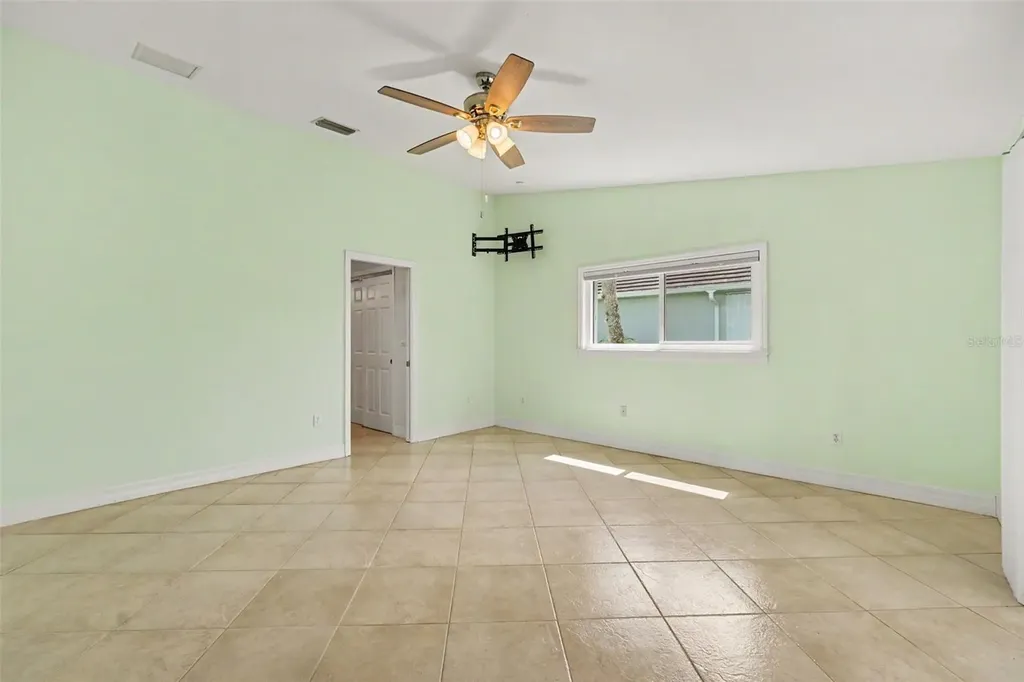 12001 SW Kingsway Circle Lake Suzy FL 34269