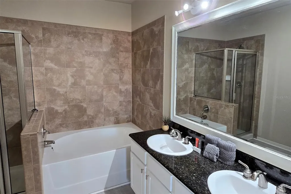 912 Charo Parkway Davenport FL 33897