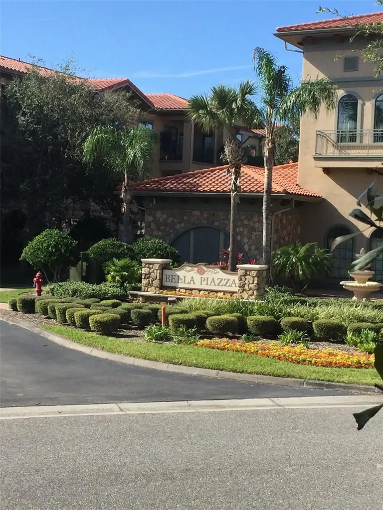 912 Charo Parkway Davenport FL 33897
