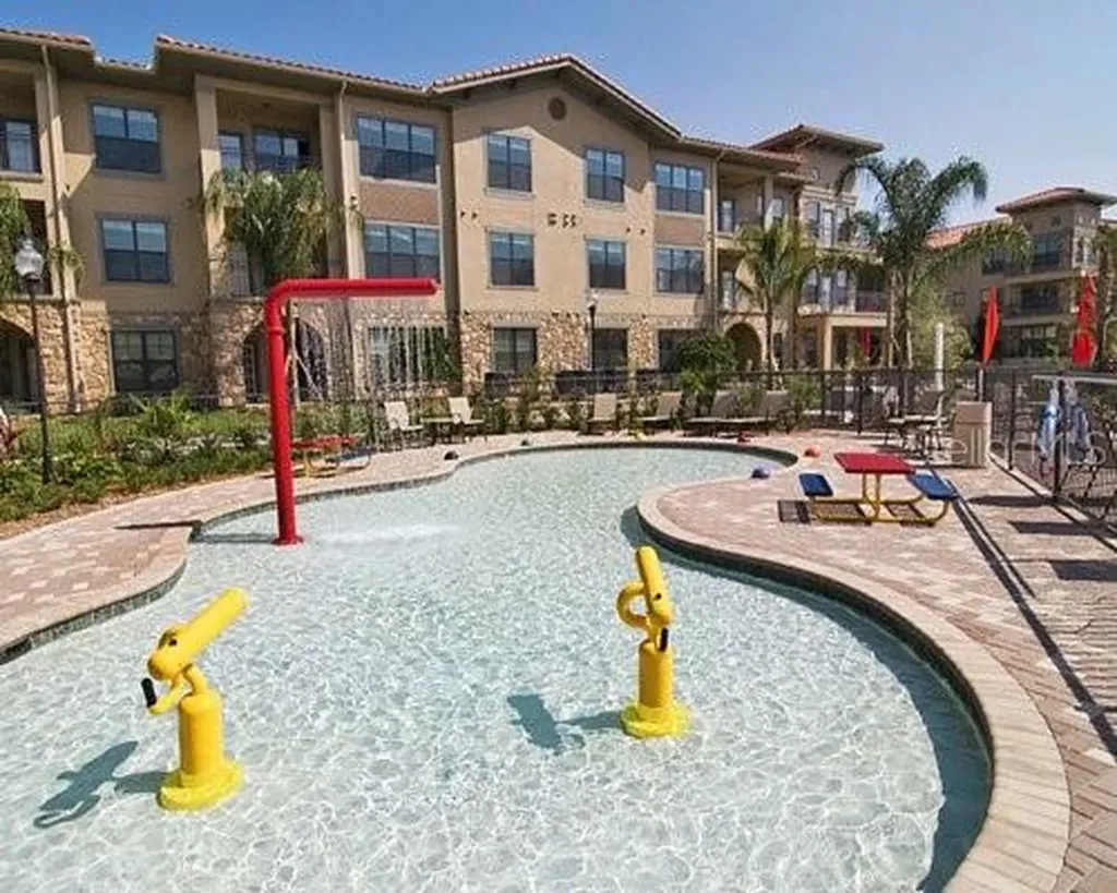 912 Charo Parkway Davenport FL 33897
