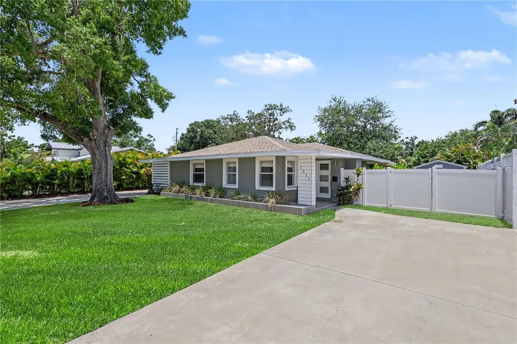 3511 W Azeele Street Tampa FL 33609