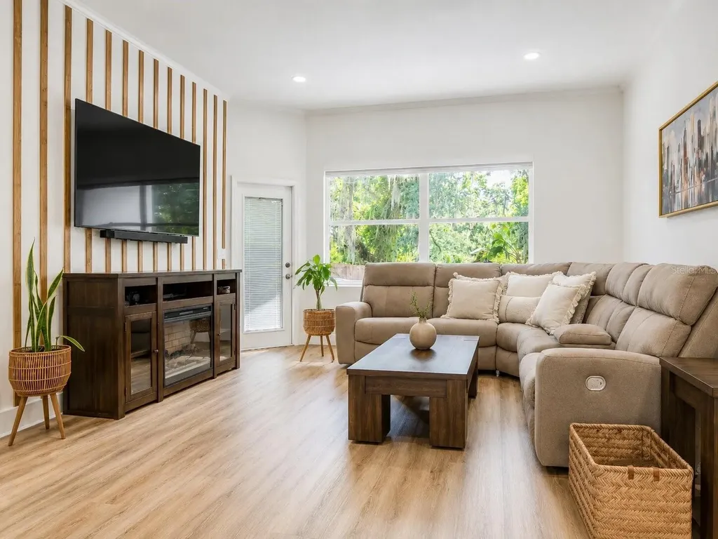 297 N Lake Jessup Avenue Oviedo FL 32765