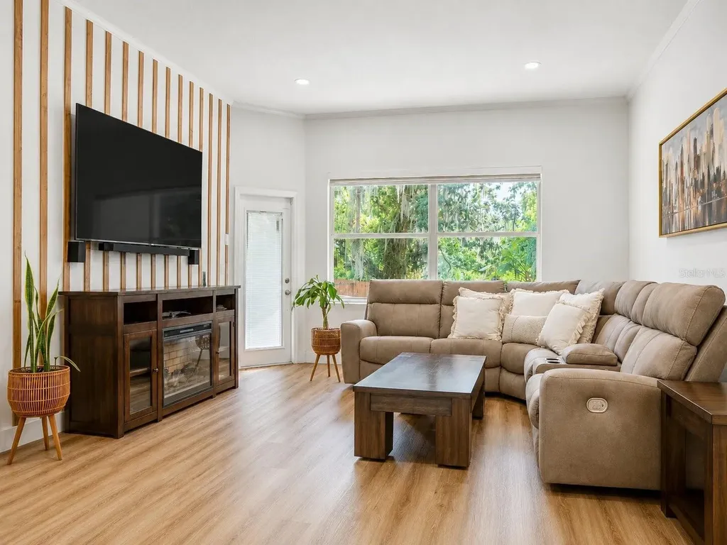 297 N Lake Jessup Avenue Oviedo FL 32765