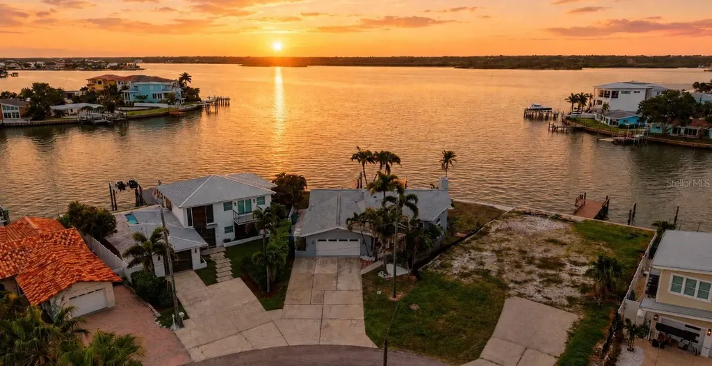 16115 4th Street E Redington Beach FL 33708