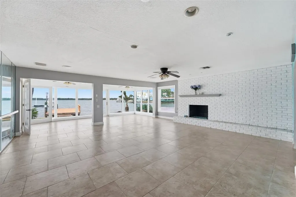 16115 4th Street E Redington Beach FL 33708