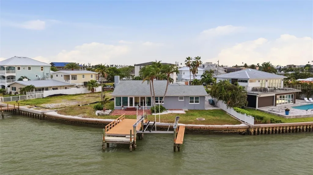16115 4th Street E Redington Beach FL 33708