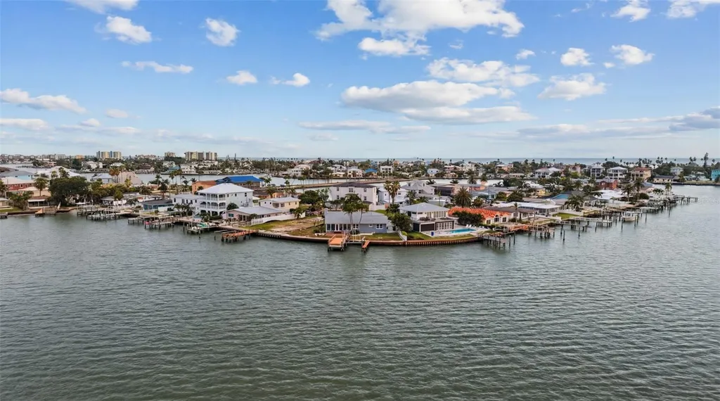 16115 4th Street E Redington Beach FL 33708