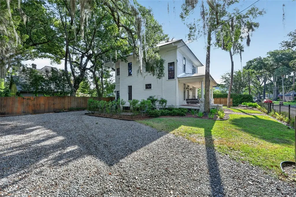 819 SE 2nd Street Ocala FL 34471
