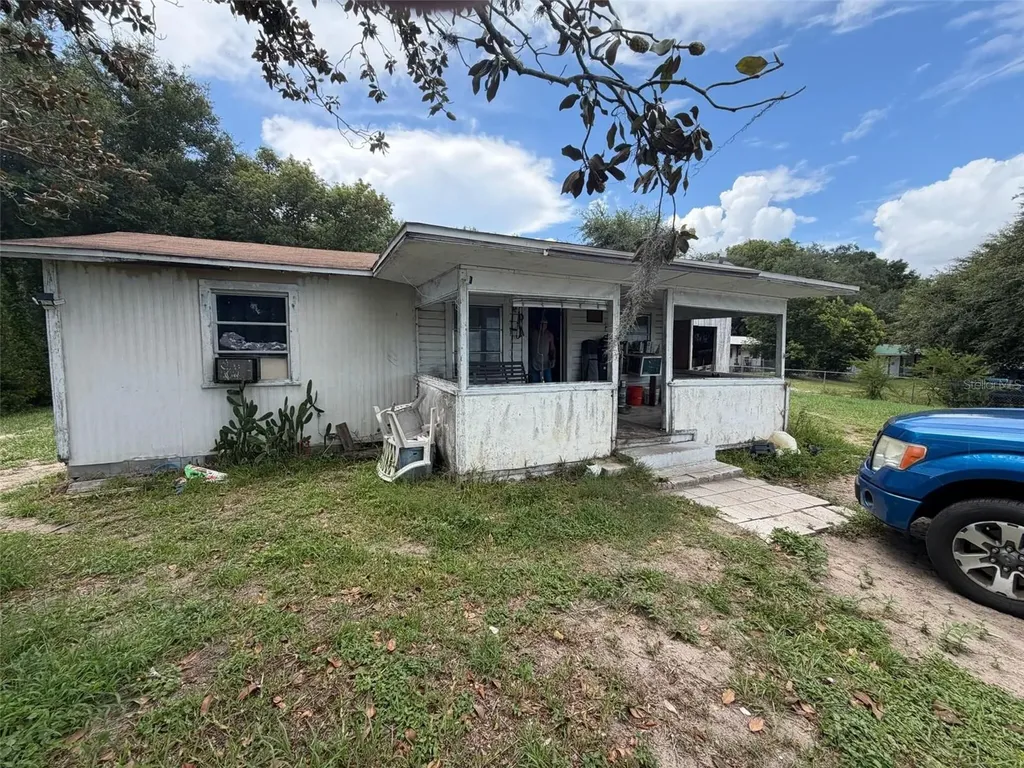 1724 S Us 301 Sumterville FL 33585