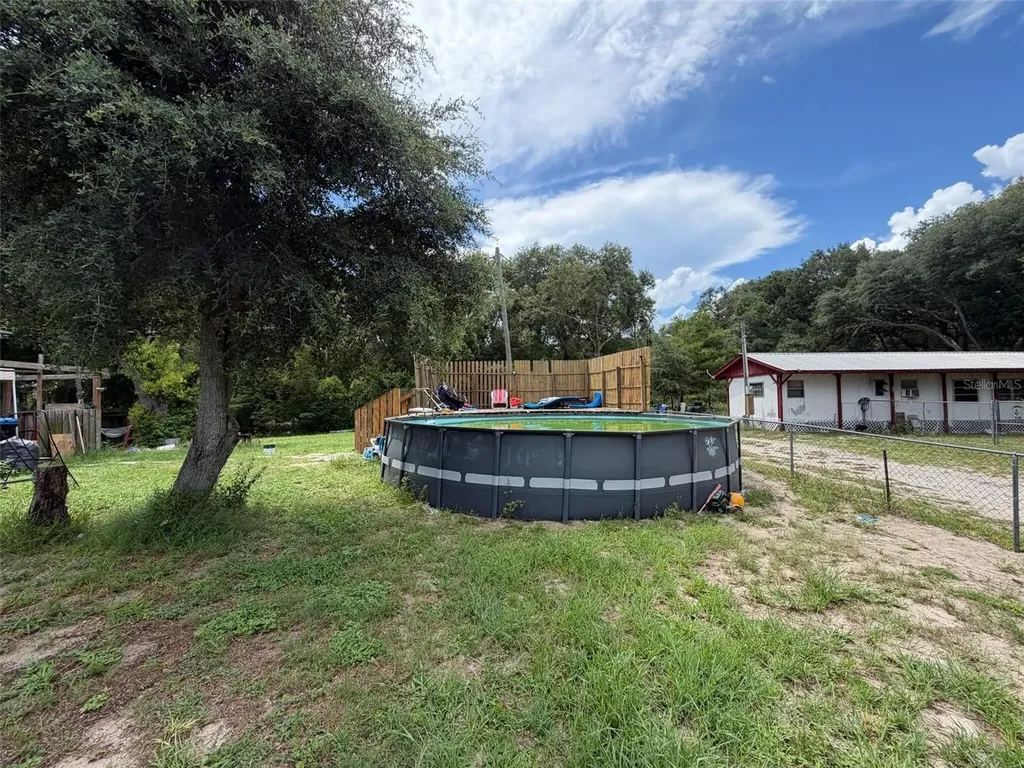 1724 S Us 301 Sumterville FL 33585
