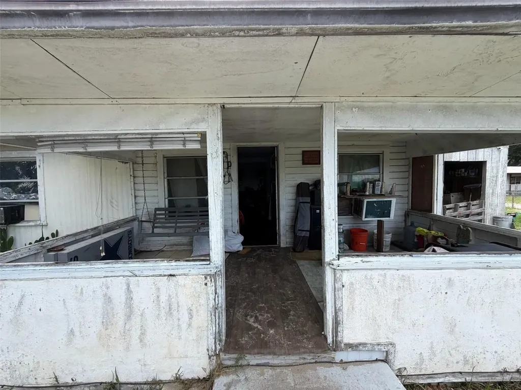 1724 S Us 301 Sumterville FL 33585